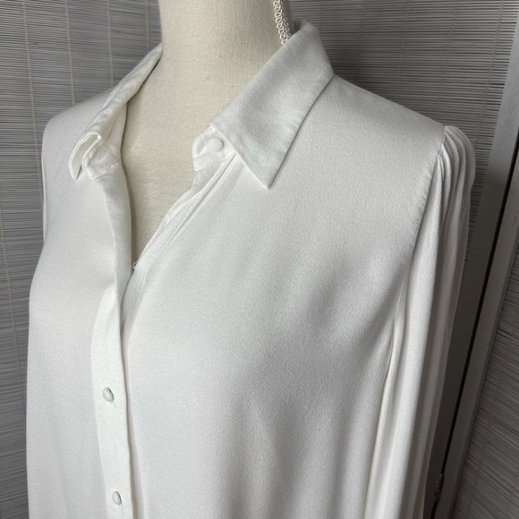 Wilfred White Button-Down Blouse Size L Long Sleeve Button Cuffs - Picture 2 of 9